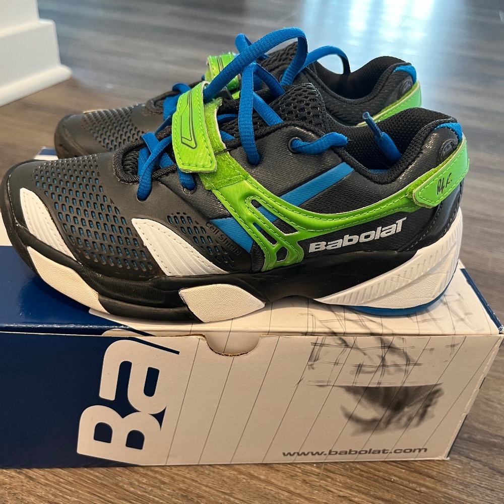 Babolat tennis shoes